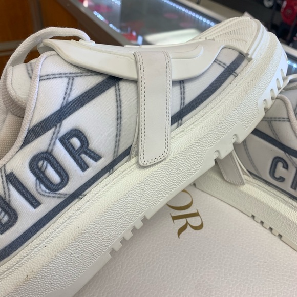 DESIGNER SNEAKERS - Picture 9 of 9